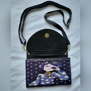 Coraline cell phone crossbody!!
